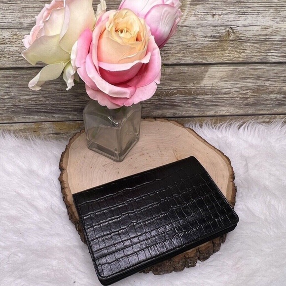 Black Genuine Leather Croc Embossed Snap Button Organizer Wallet - Picture 10 of 12